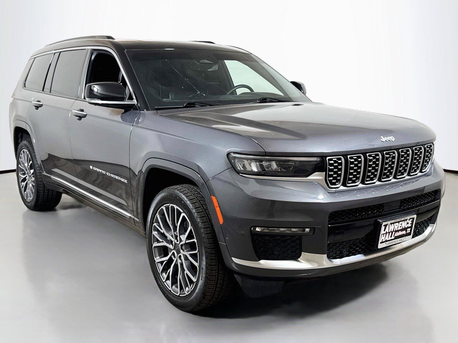 Used 2025 Jeep Grand Cherokee L Summit AWD/4WD image 3