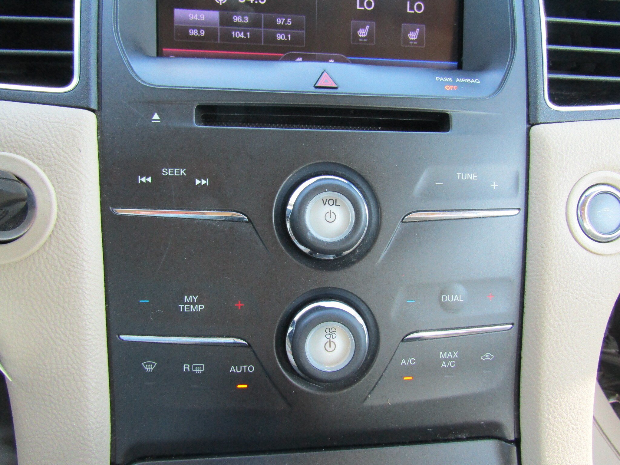 Used 2013 Ford Taurus SEL FWD image 27
