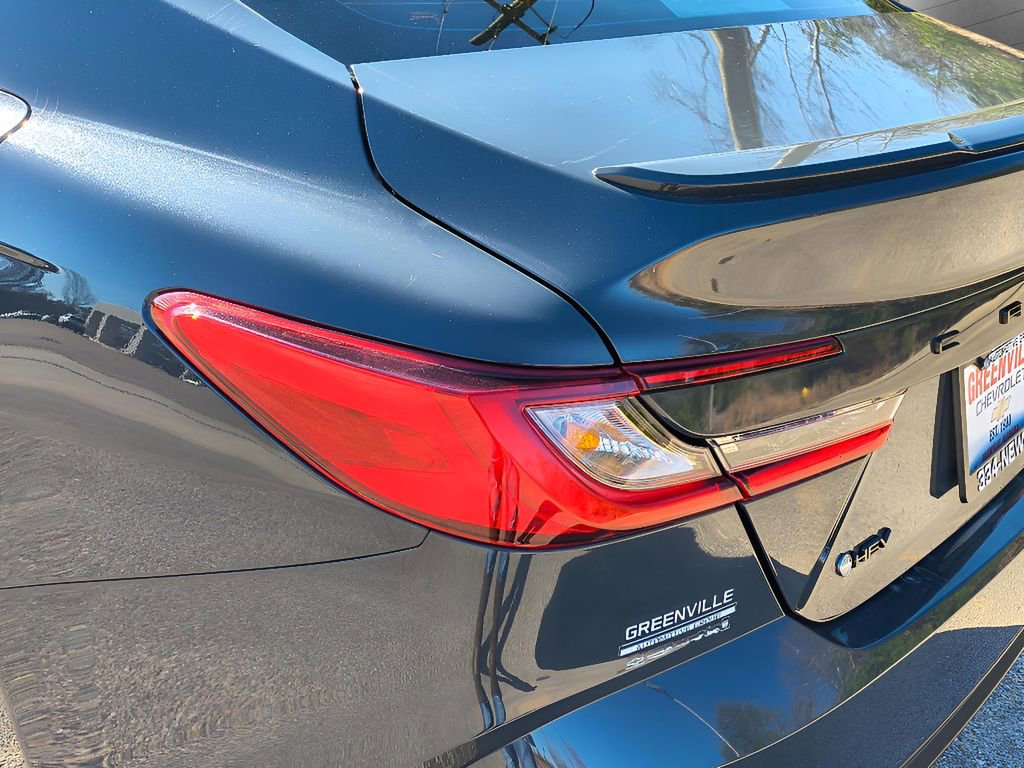 Used 2025 Toyota Camry SE image 5