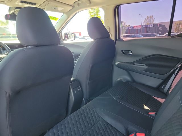 Used 2022 Nissan Kicks SV image 14