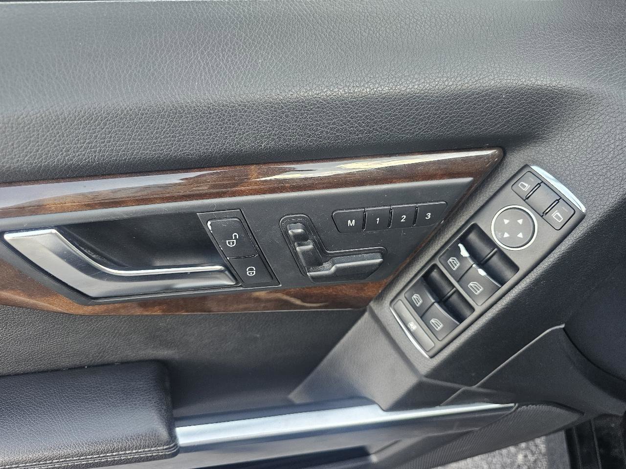 Used 2013 Mercedes-Benz GLK 250 BlueTEC 4MATIC image 17