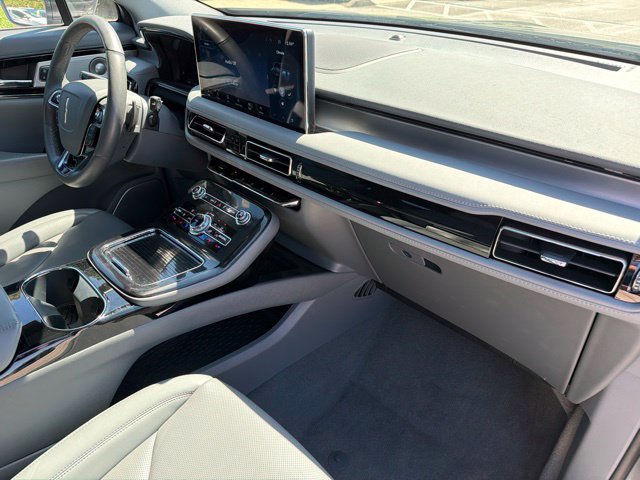Used 2023 Lincoln Nautilus Reserve w/ Equipment Group 202A AWD/4WD image 11