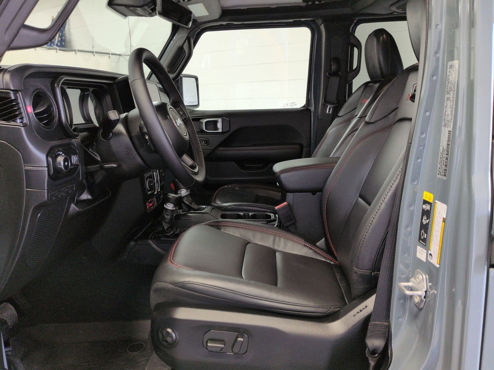 Certified 2025 Jeep Wrangler Unlimited Rubicon image 18