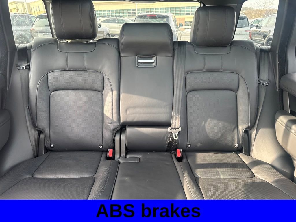 Used 2020 Land Rover Range Rover HSE image 13