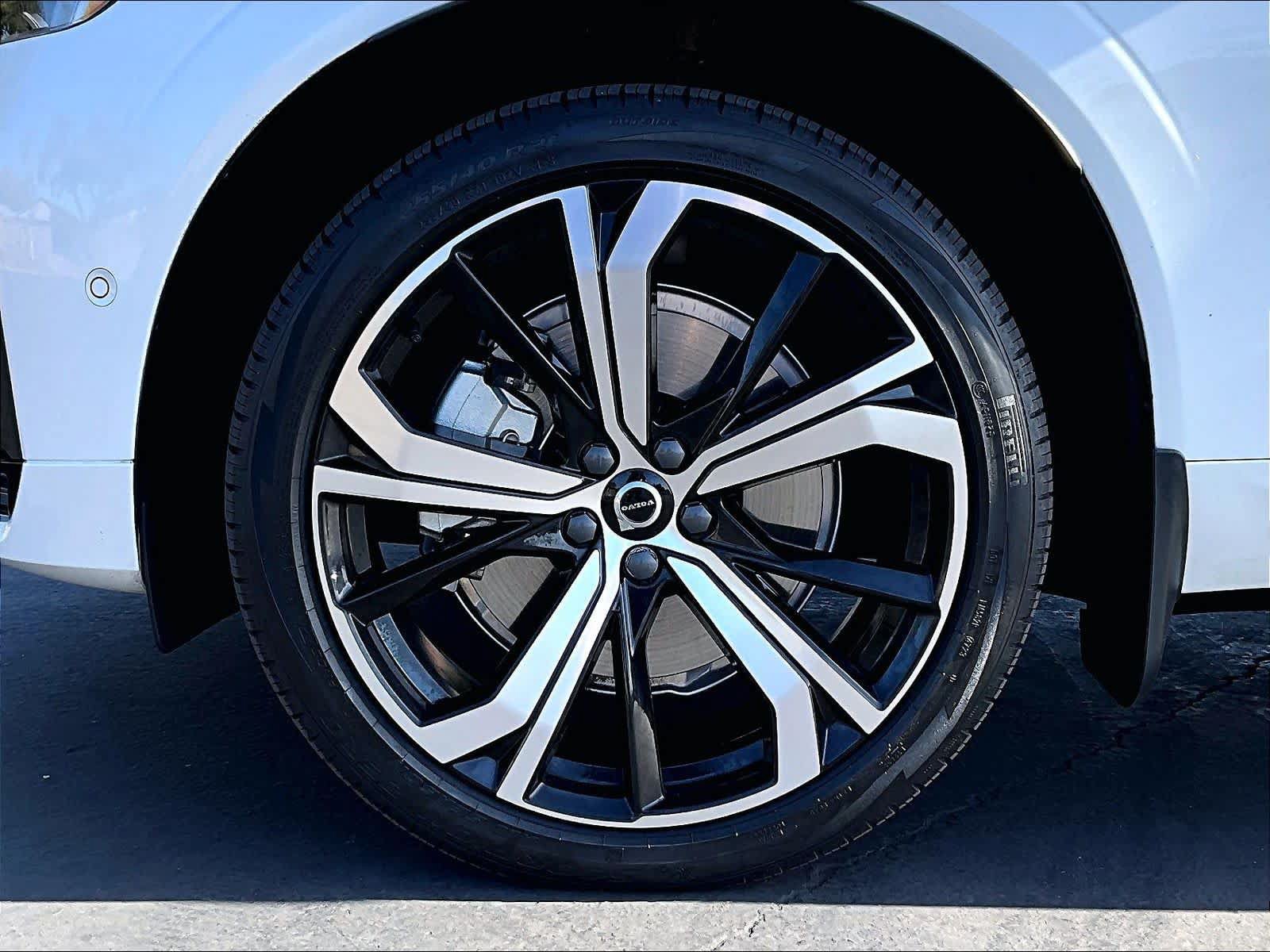 Used 2024 Volvo XC60 T8 Ultimate w/ Protection Package Premier AWD/4WD image 13