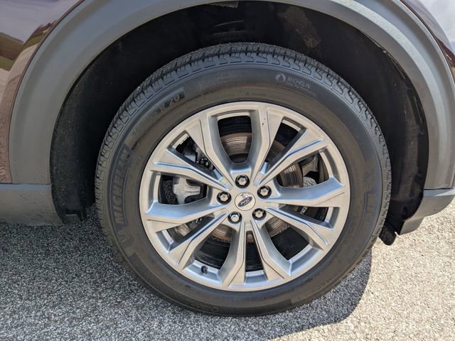 Used 2022 Ford Explorer Limited w/ Equipment Group 301A image 9