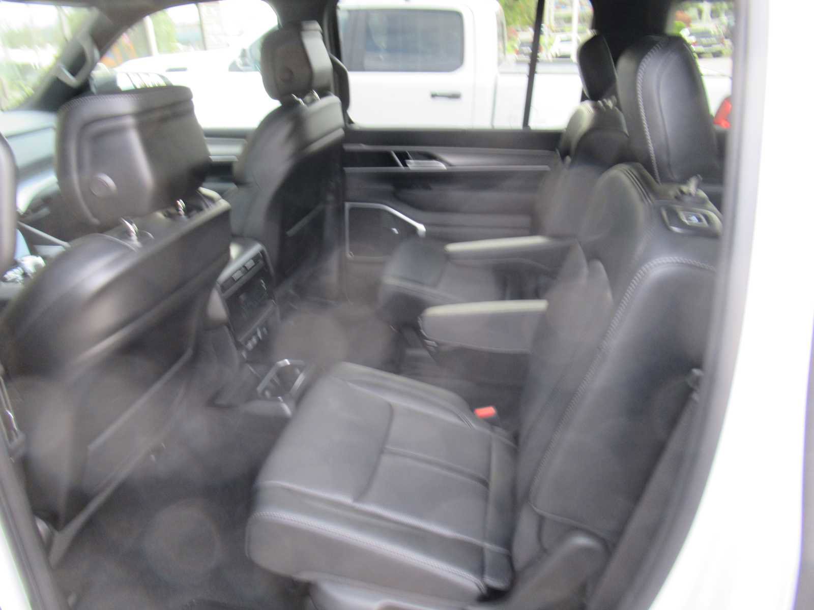 New 2026 Jeep Grand Wagoneer L Series II Obsidian image 40