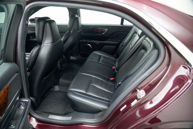Used 2018 Lincoln Continental Select w/ Continental Climate Package FWD image 24