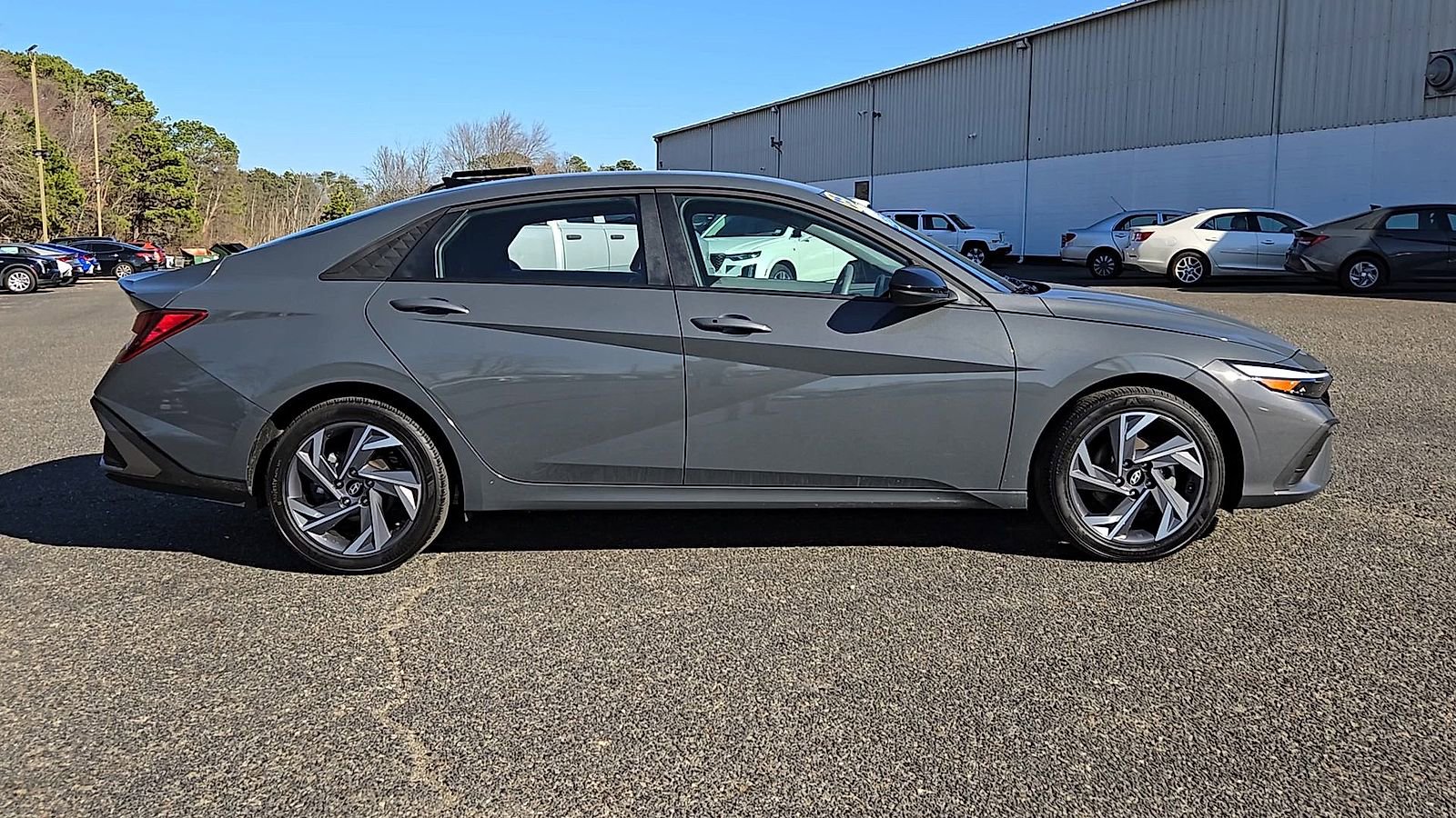 Certified 2025 Hyundai Elantra Sport image 9