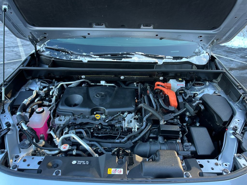 Used 2021 Toyota RAV4 SE image 21