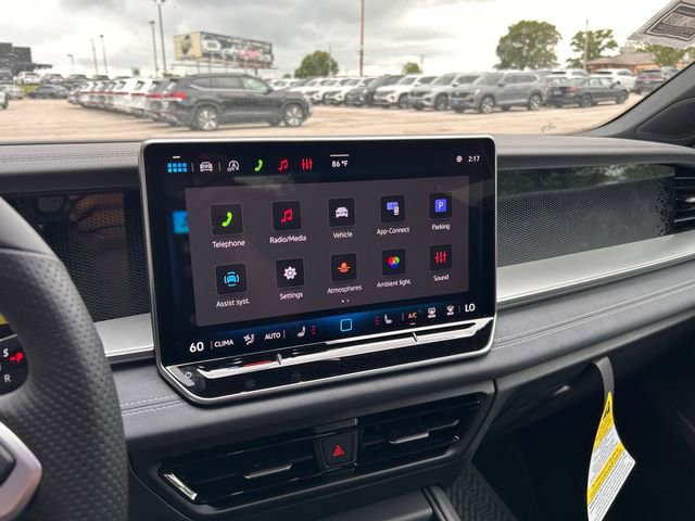 New 2026 Volkswagen Tiguan SE R-Line FWD image 15