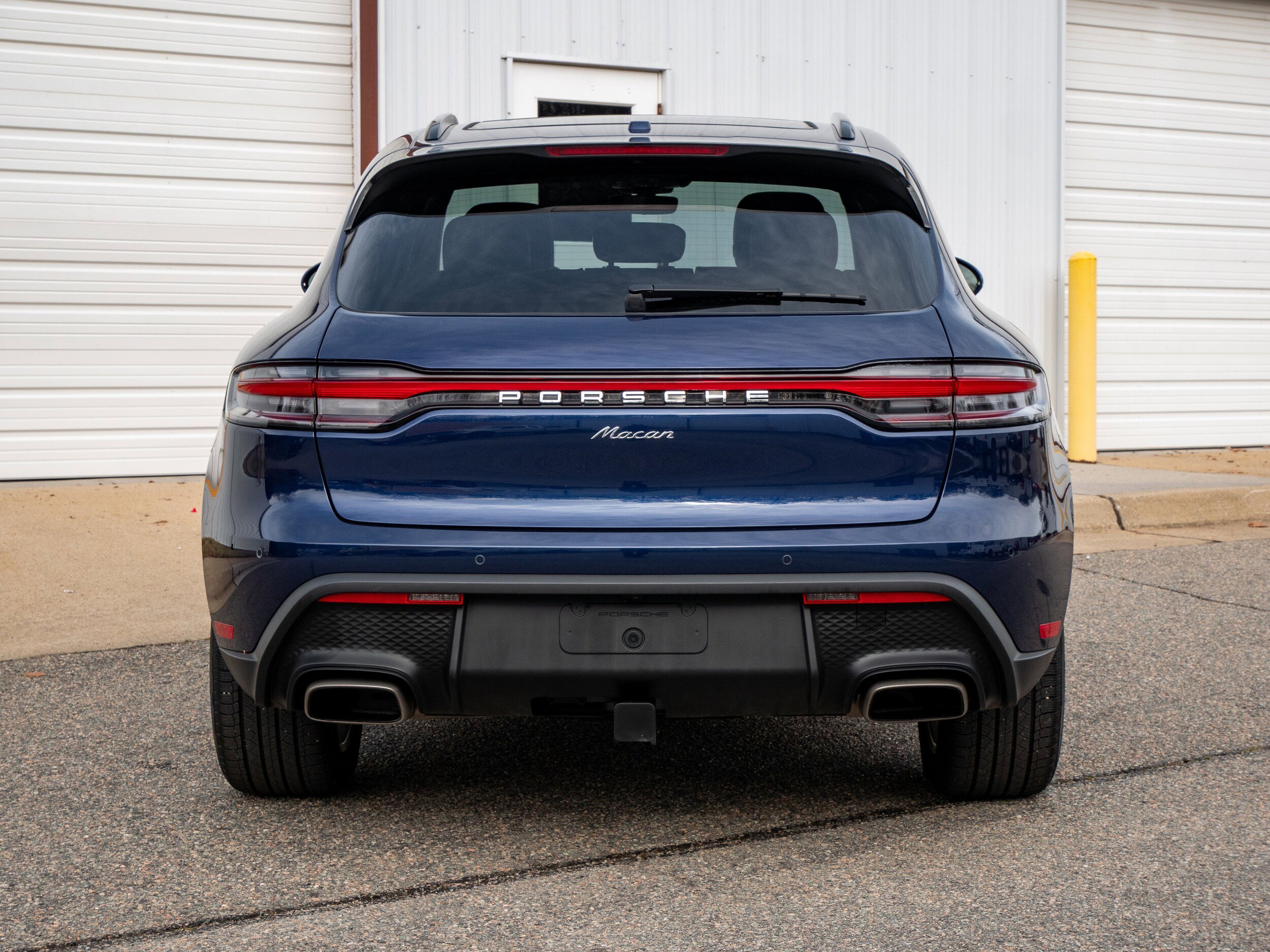 Certified 2025 Porsche Macan image 6