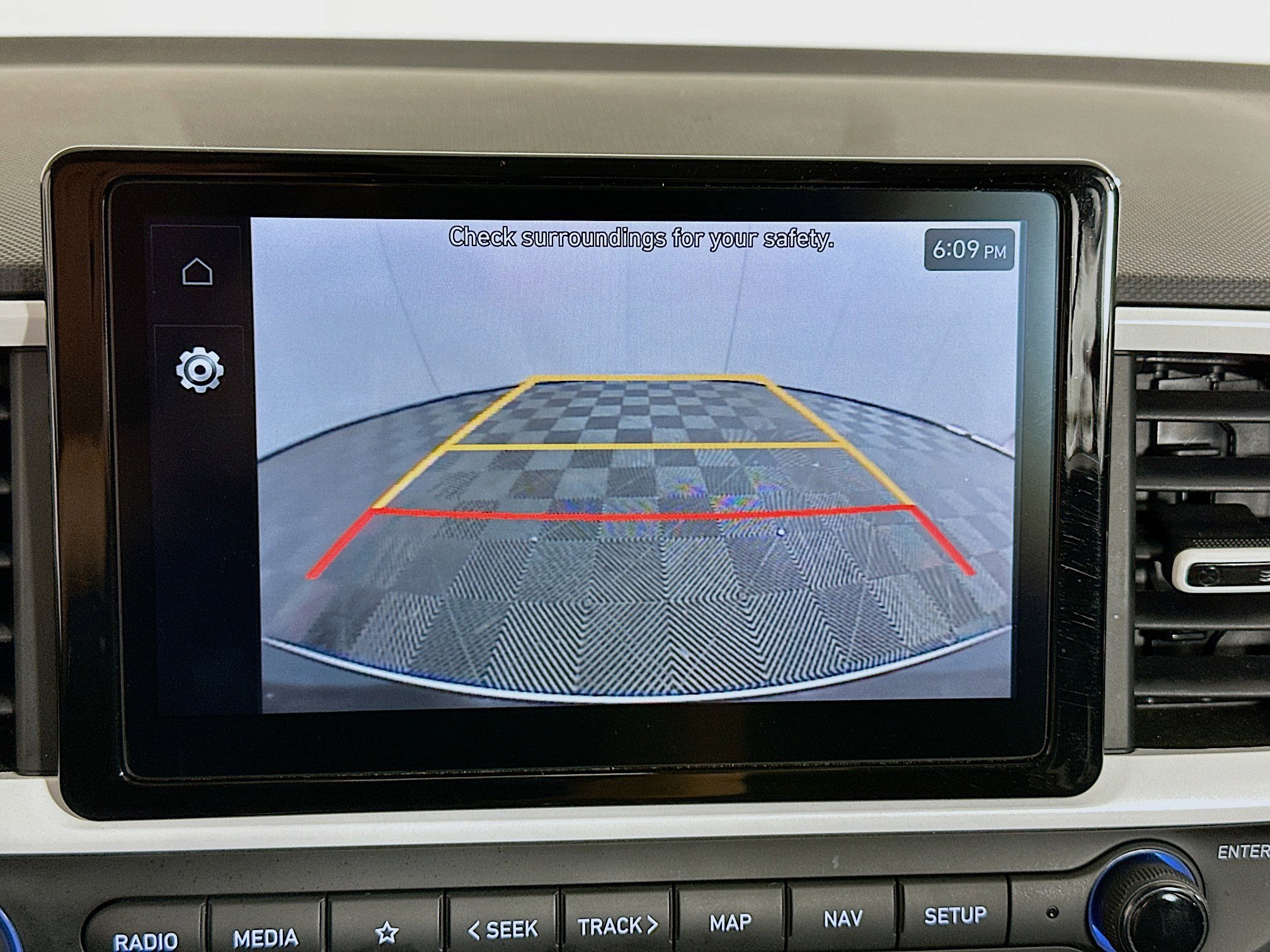 Used 2025 Hyundai Venue Limited image 23