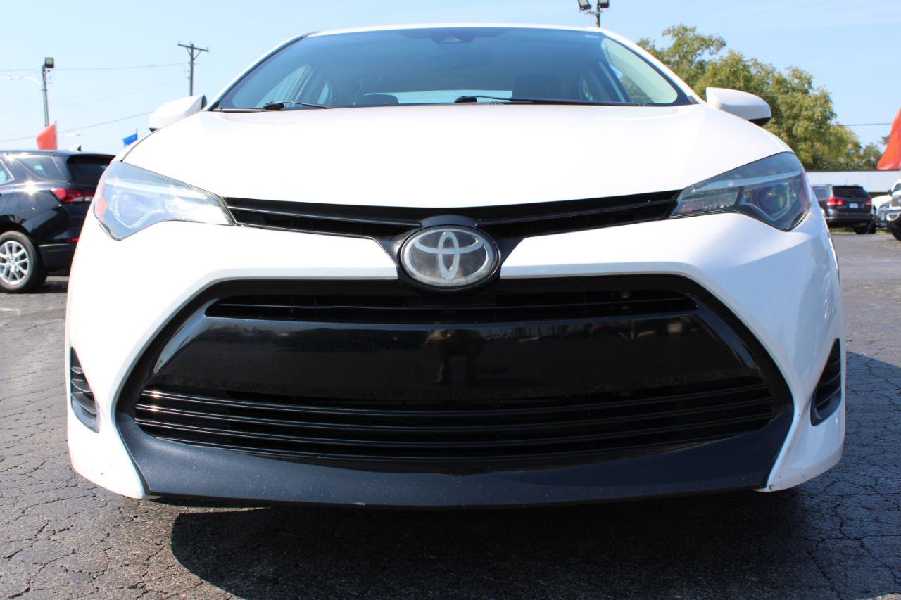 Used 2019 Toyota Corolla LE FWD image 2