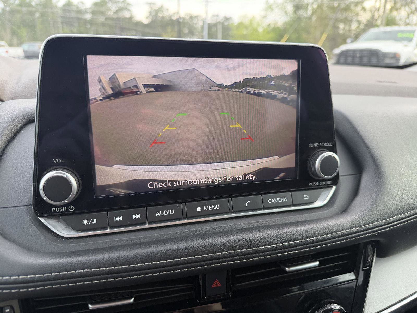 Used 2022 Nissan Rogue SV image 13