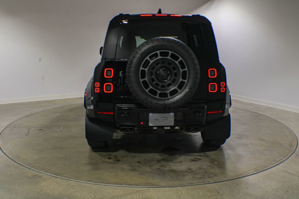 New 2026 Land Rover Defender 110 AWD/4WD image 4