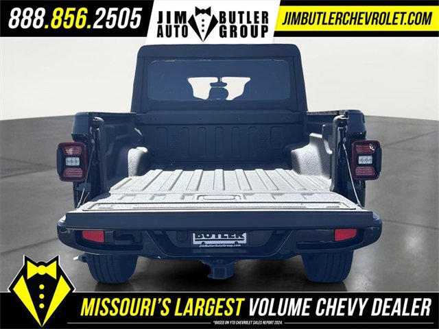 Used 2023 Jeep Gladiator Overland image 21