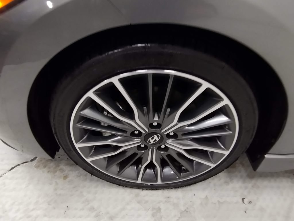 Used 2018 Hyundai Elantra Sport w/ Sport Premium Package 03 FWD image 6