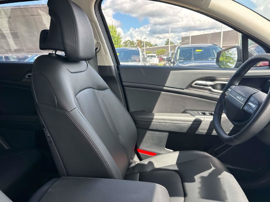 New 2026 Kia Sportage EX w/ EX Panorama Roof Package FWD image 14