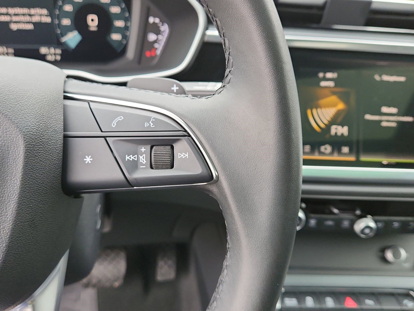 Certified 2025 Audi Q3 2.0T Premium w/ Convenience Package image 18