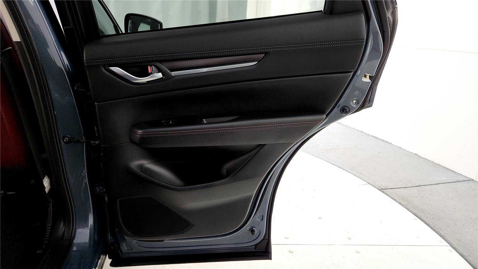Used 2023 MAZDA CX-5 Carbon Edition image 19