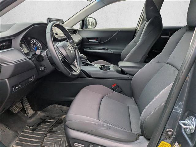 Used 2021 Toyota Venza LE image 16