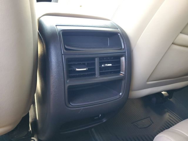 Used 2018 Cadillac XT5 Luxury w/ Driver Awareness Package FWD image 15