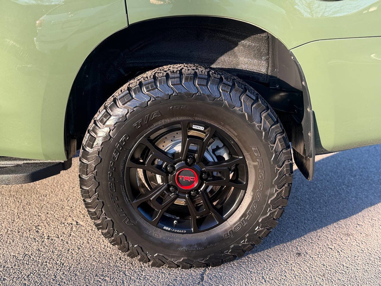 Used 2020 Toyota Sequoia TRD Pro AWD/4WD image 98