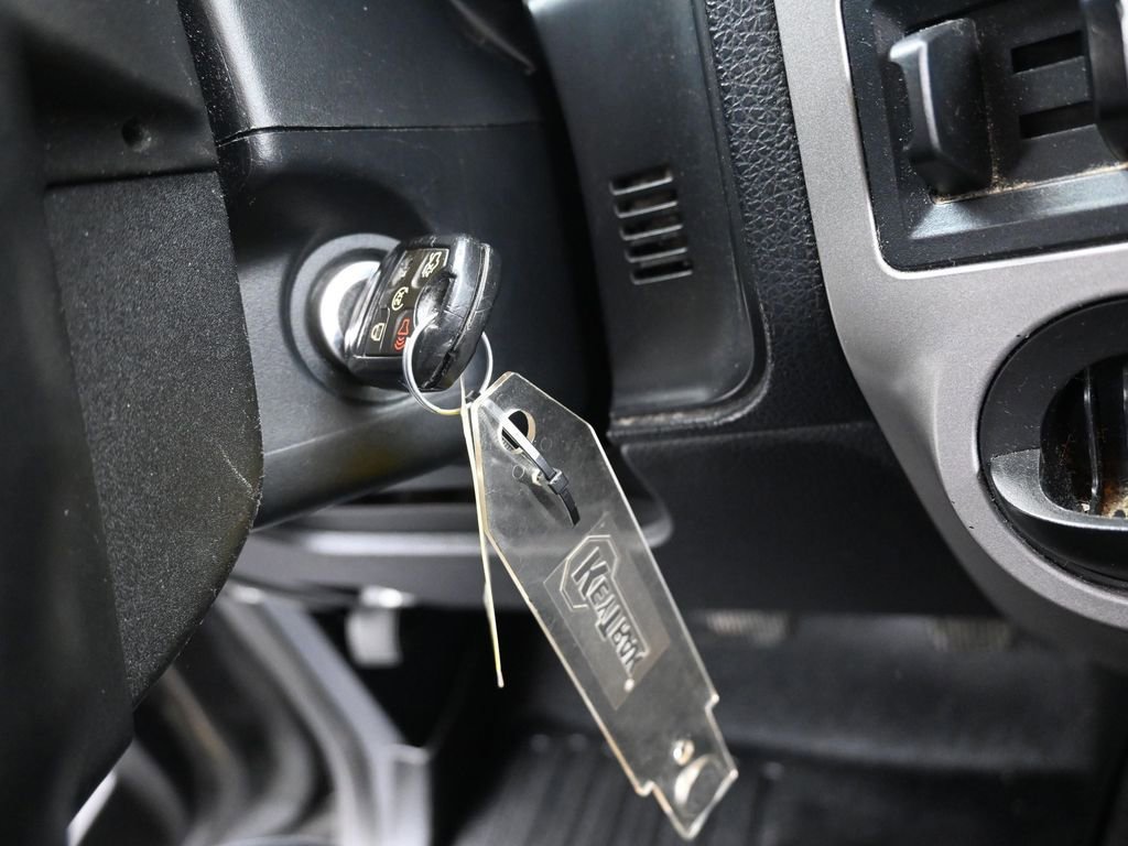 Used 2017 Ford Expedition EL XLT w/ Equipment Group 202A image 19