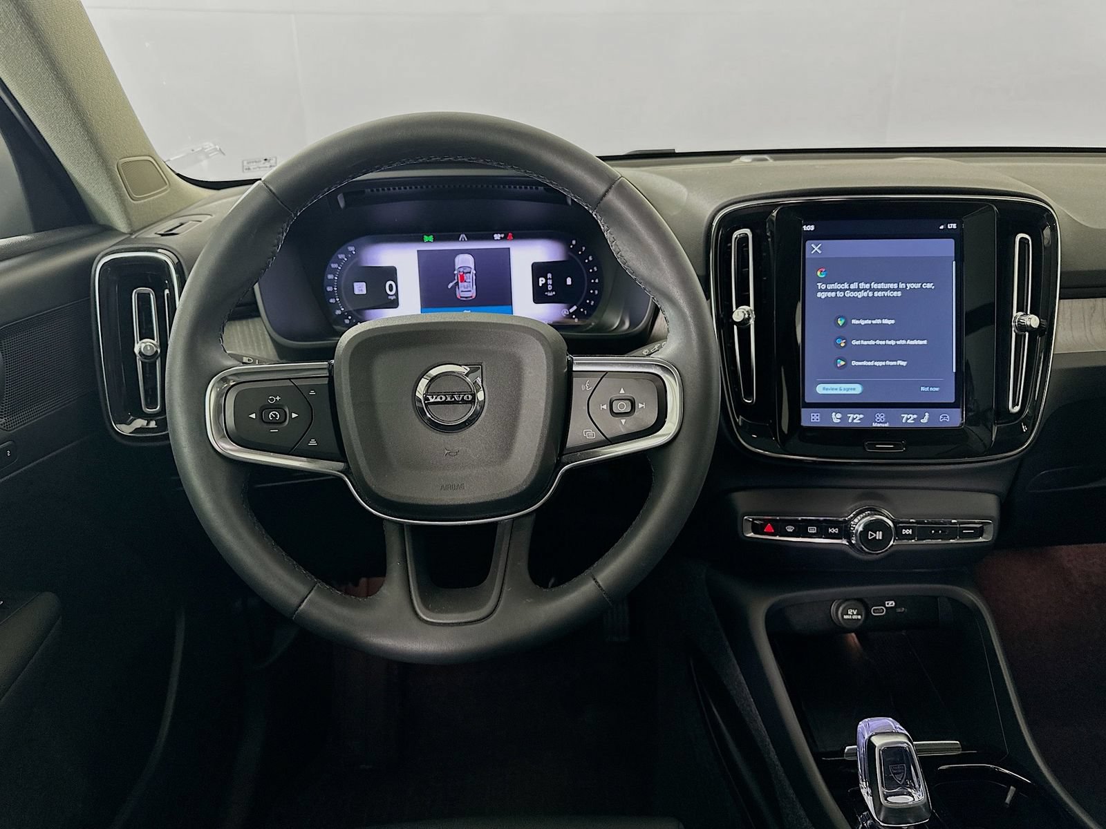 Used 2024 Volvo XC40 B5 Plus w/ Climate Package AWD/4WD image 15