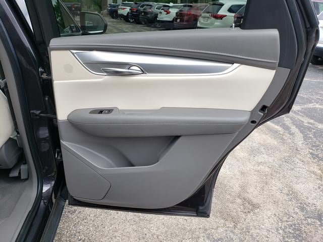 Used 2018 Cadillac XT5 Luxury w/ Driver Awareness Package AWD/4WD image 19