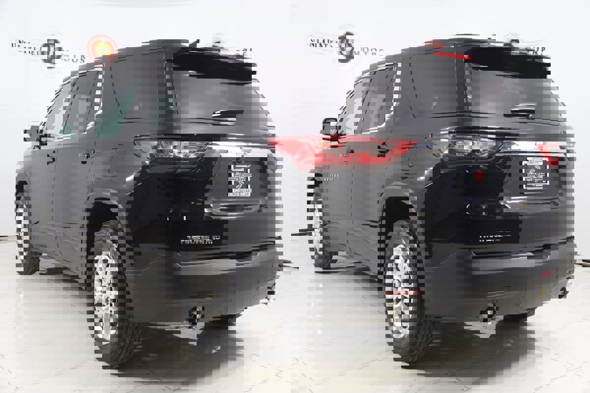 Used 2021 Chevrolet Traverse LS AWD/4WD image 4