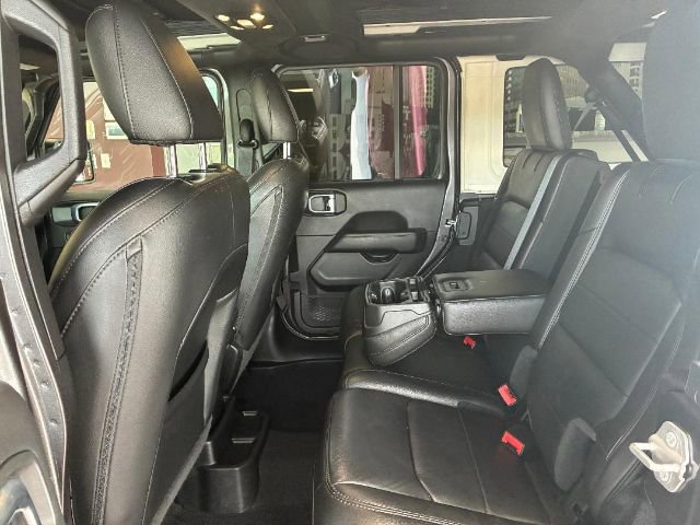 Used 2021 Jeep Wrangler Unlimited Sahara image 30