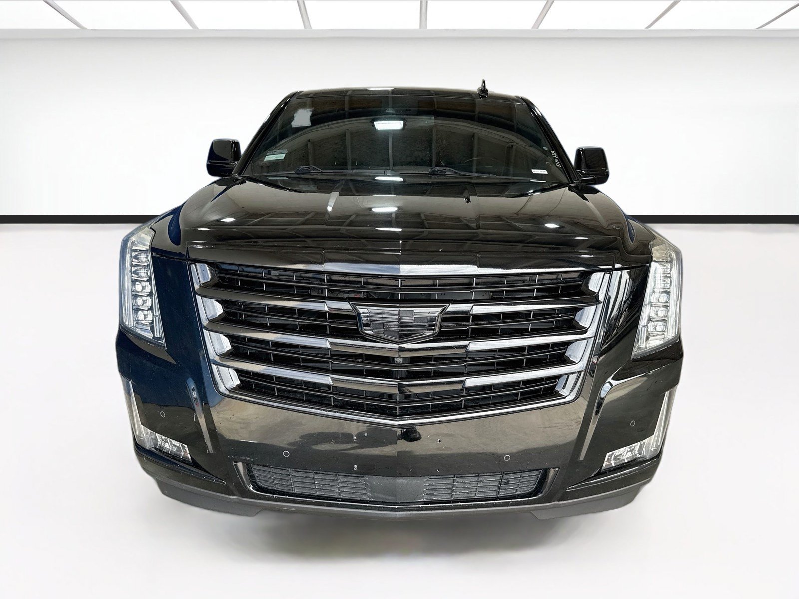 Used 2016 Cadillac Escalade ESV Platinum AWD/4WD image 2
