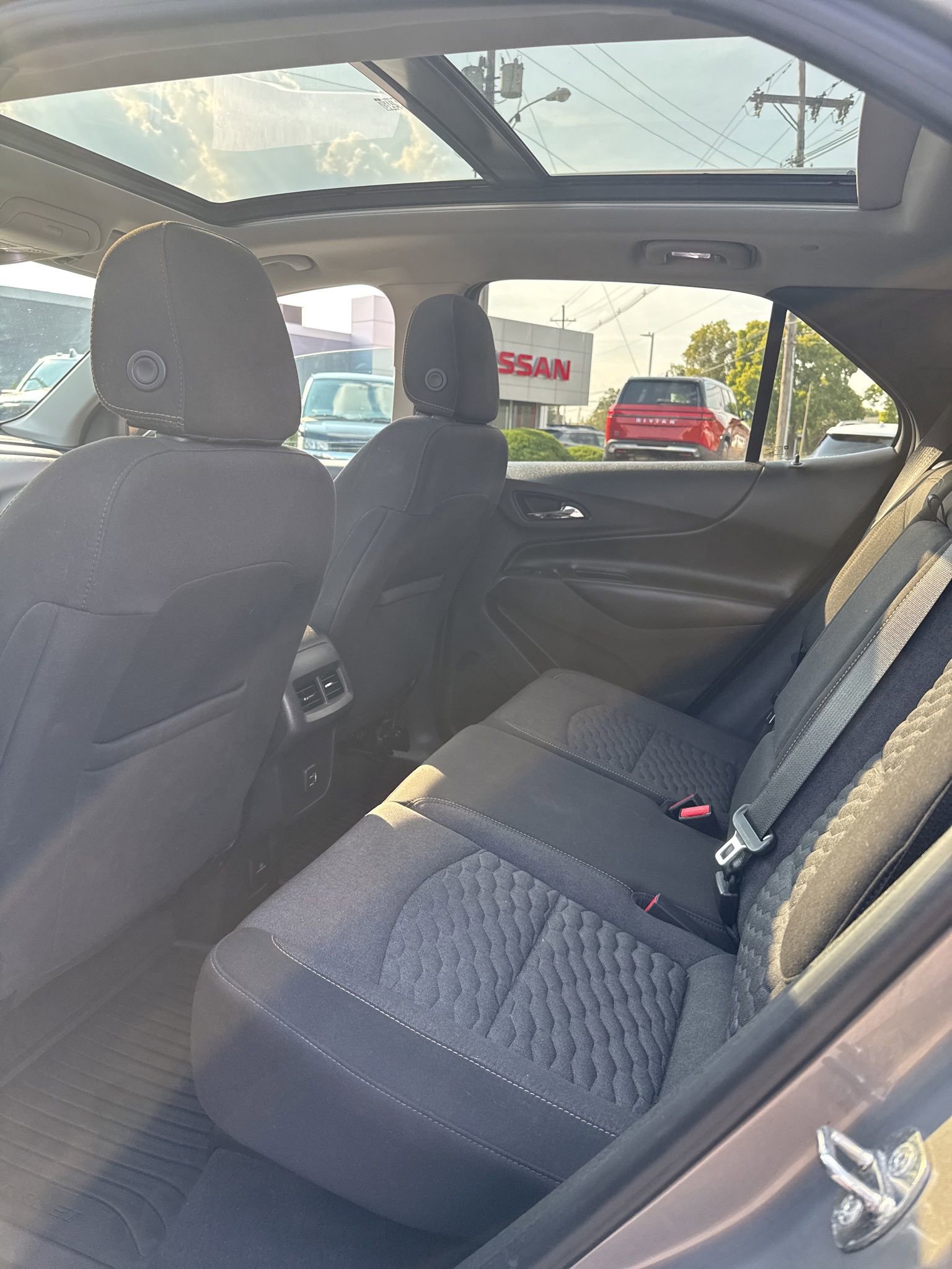 Used 2019 Chevrolet Equinox LT w/ Sun & Navigation Package image 24