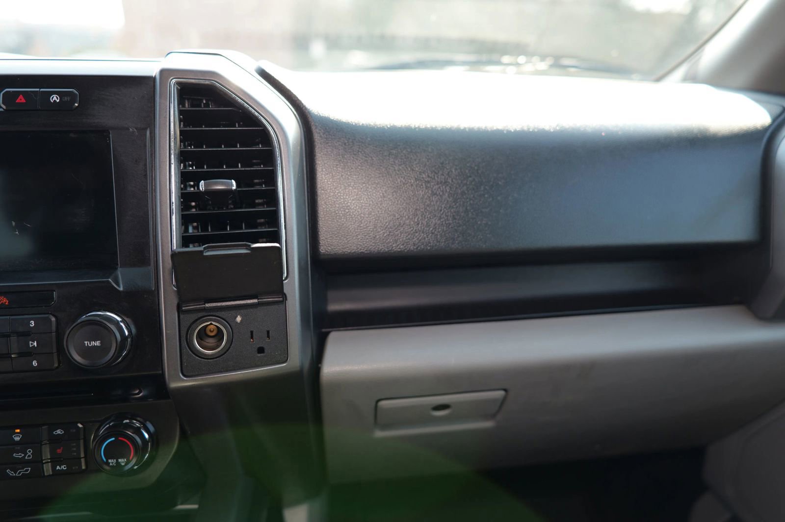 Used 2017 Ford F150 XLT w/ Equipment Group 302A Luxury image 24