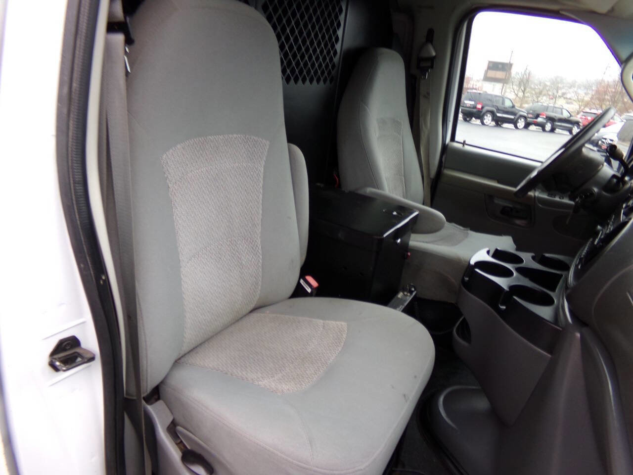 Used 2006 Ford E-250 and Econoline 250 RWD image 22