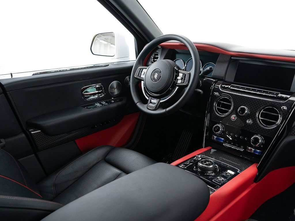 Certified 2024 Rolls-Royce Cullinan Black Badge w/ Dark Exterior Package image 33