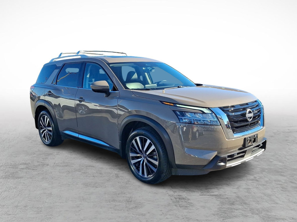 Used 2023 Nissan Pathfinder Platinum image 7