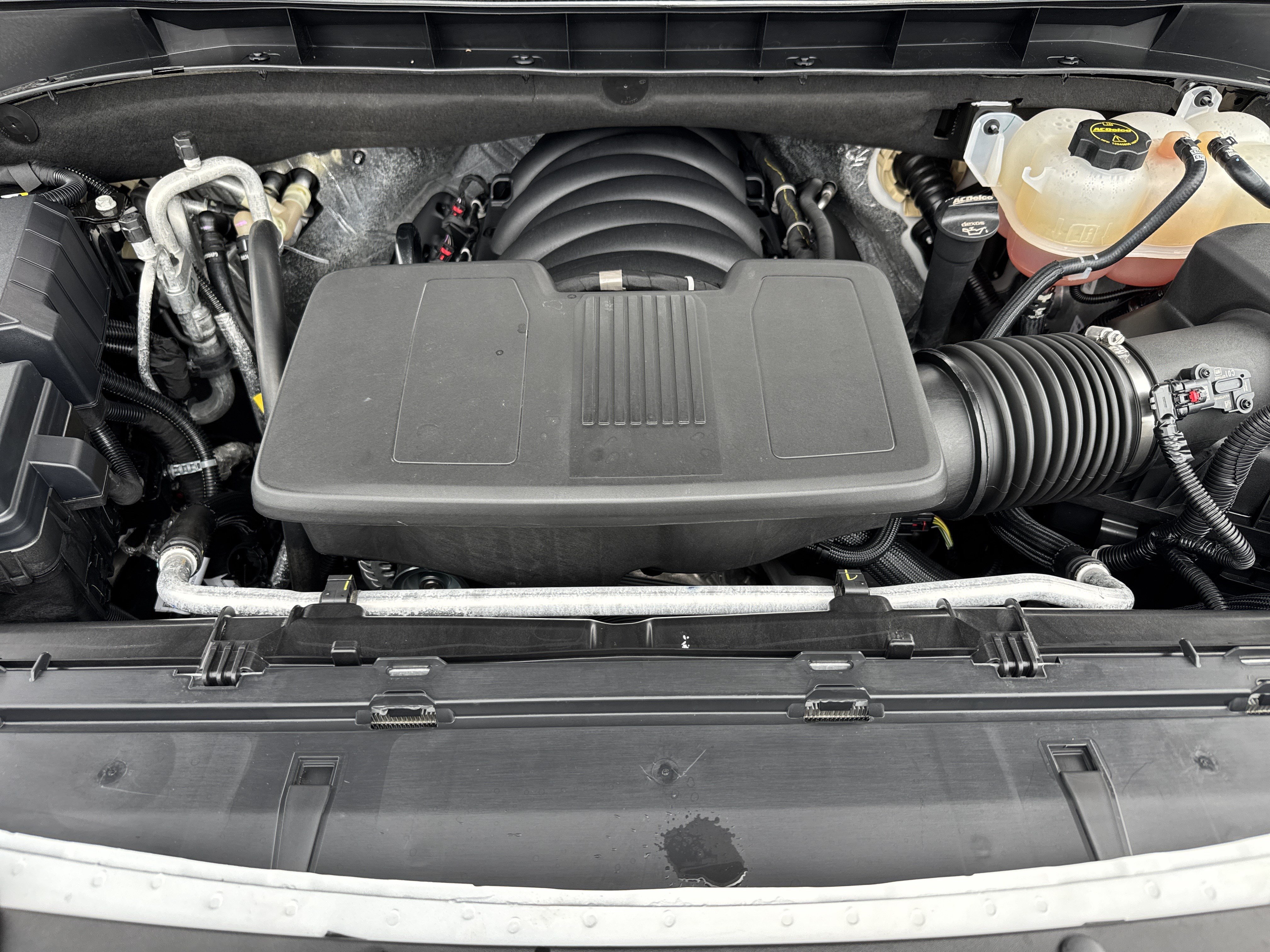 Used 2025 GMC Yukon Denali Ultimate AWD/4WD image 36