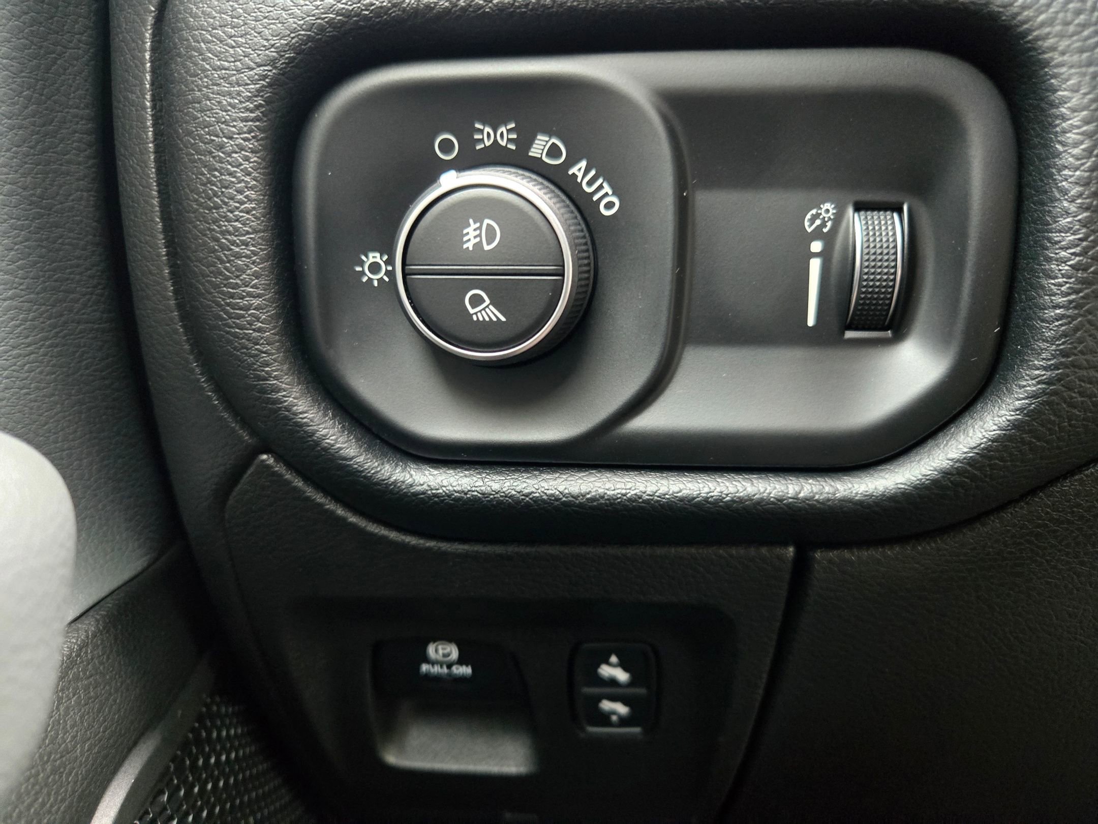Used 2021 RAM 1500 Big Horn RWD image 25