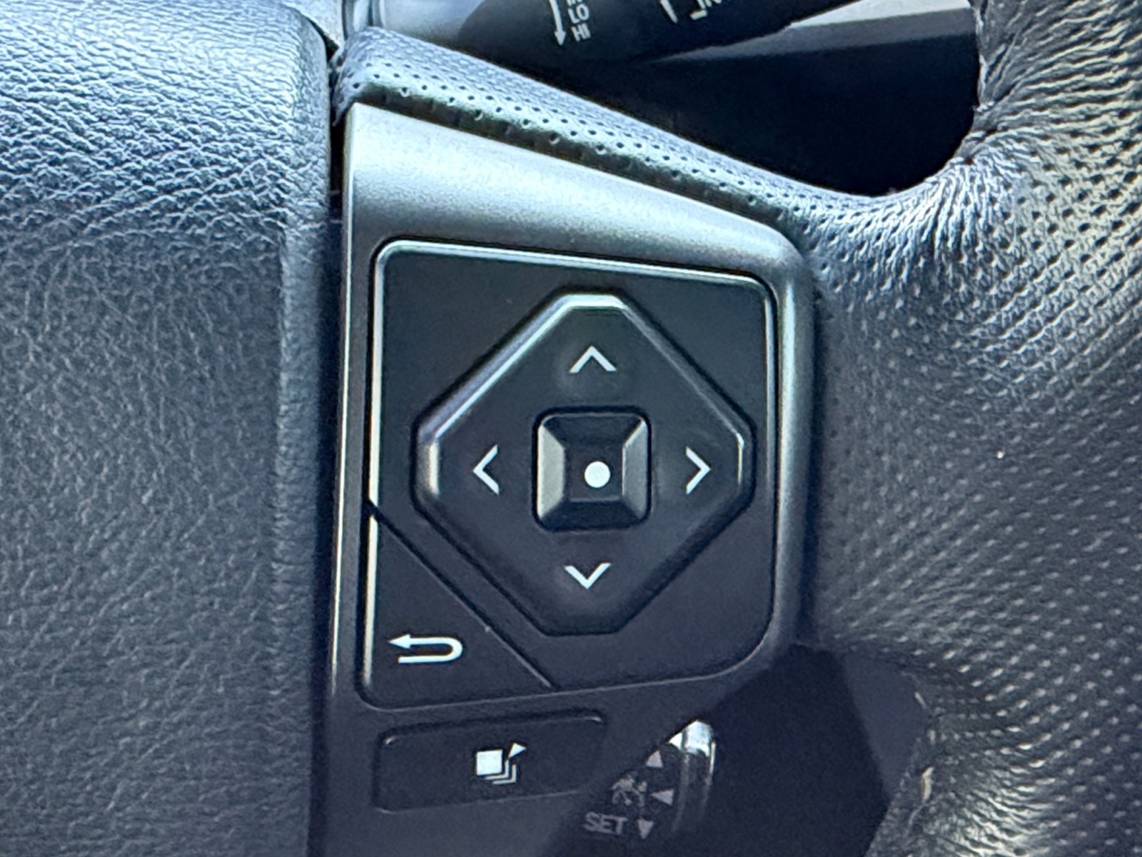 Used 2020 Toyota Tacoma TRD Off-Road w/ Technology Package AWD/4WD image 27