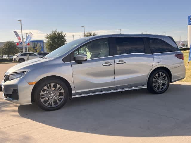 Certified 2026 Honda Odyssey Touring image 4