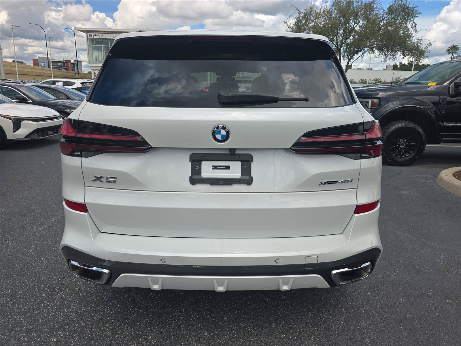 Certified 2024 BMW X5 xDrive40i w/ M Sport Package AWD/4WD image 4