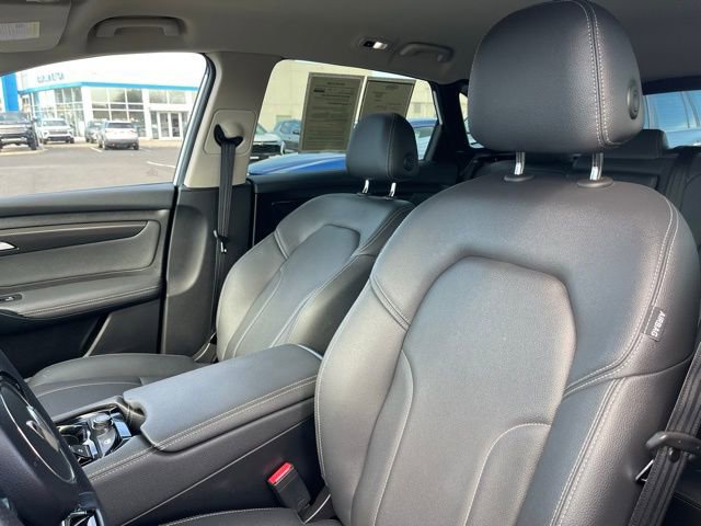 Used 2023 VinFast VF 8 Eco image 17