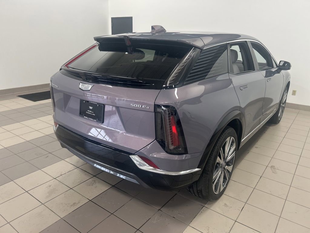 Used 2026 Cadillac Optiq Luxury 2 image 5