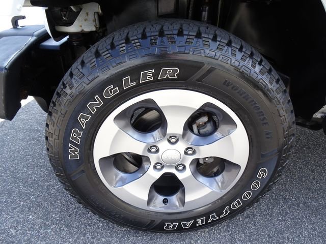 Used 2018 Jeep Wrangler Sahara image 28