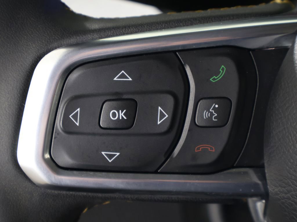 Used 2025 Jeep Wrangler Unlimited Sahara AWD/4WD image 35