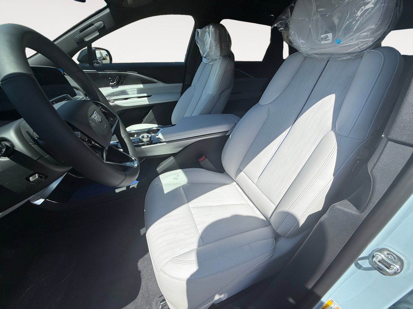 New 2025 Cadillac Lyriq Sport image 10