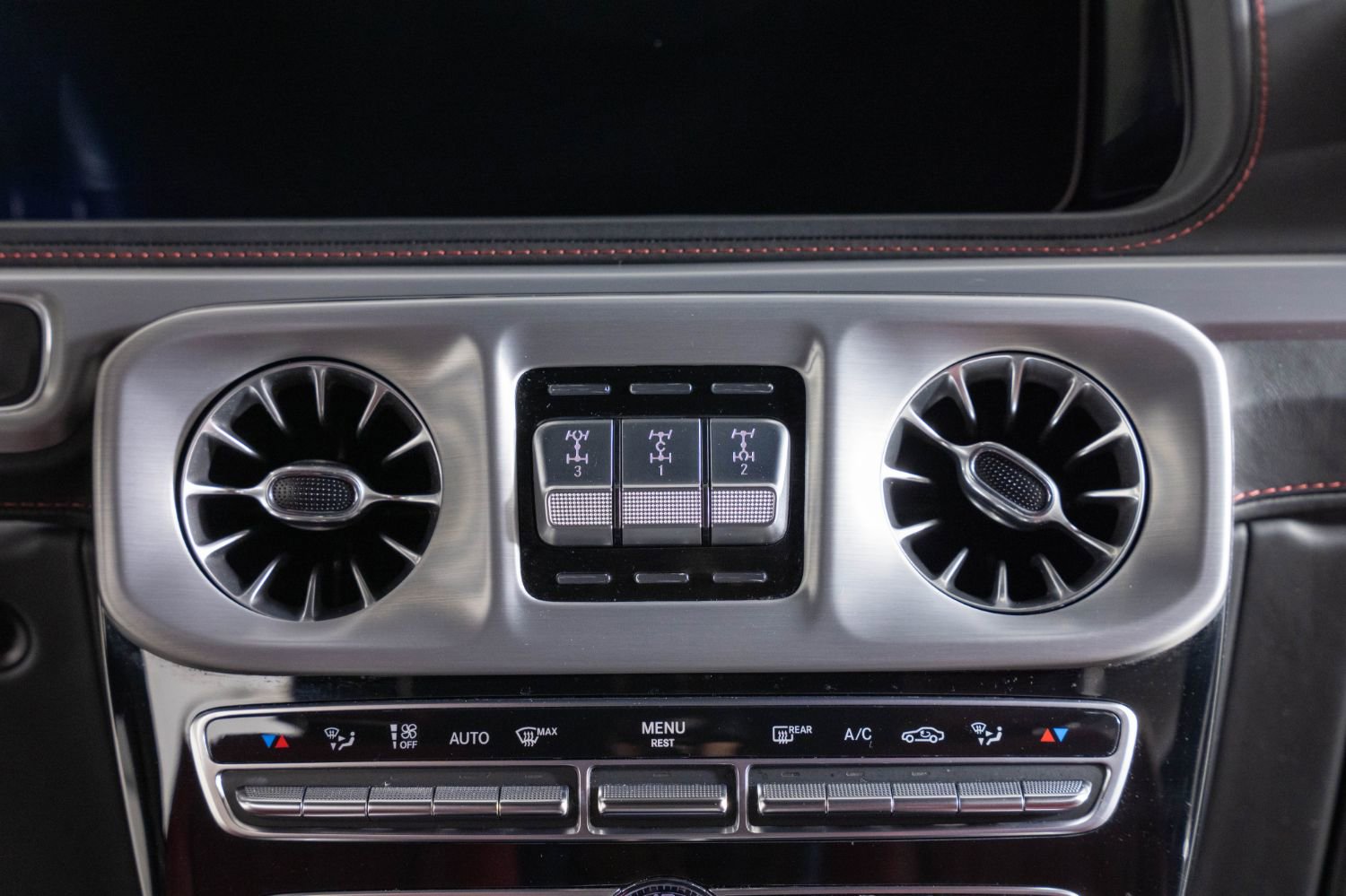 Used 2023 Mercedes-Benz G 550 image 36